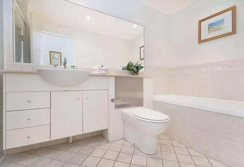 ホテル The Cove Yamba