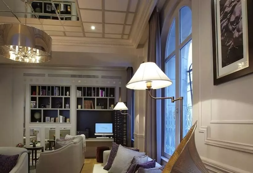 La Clef Louvre Paris By The Crest Collection