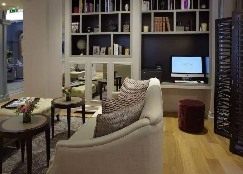 La Clef Louvre Paris By The Crest Collection