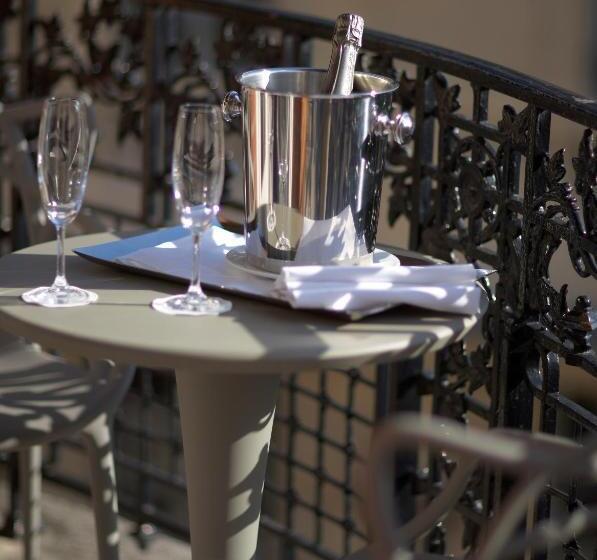 La Clef Louvre Paris By The Crest Collection