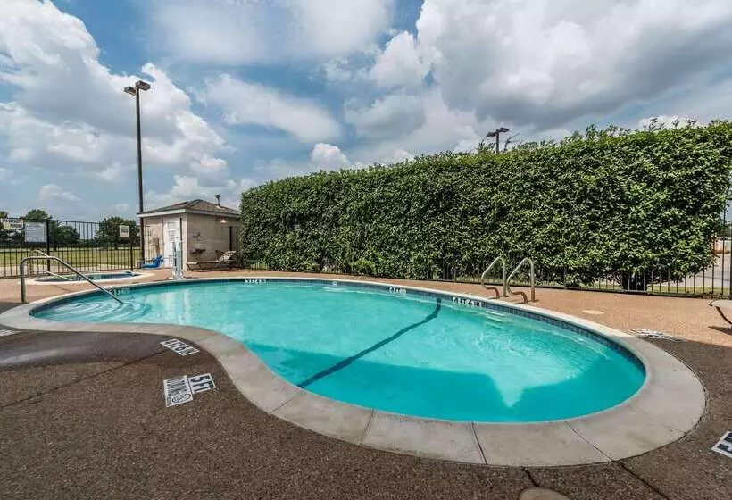 Microtel Inn & Suites By Wyndham Ft. Worth North/at Fossil