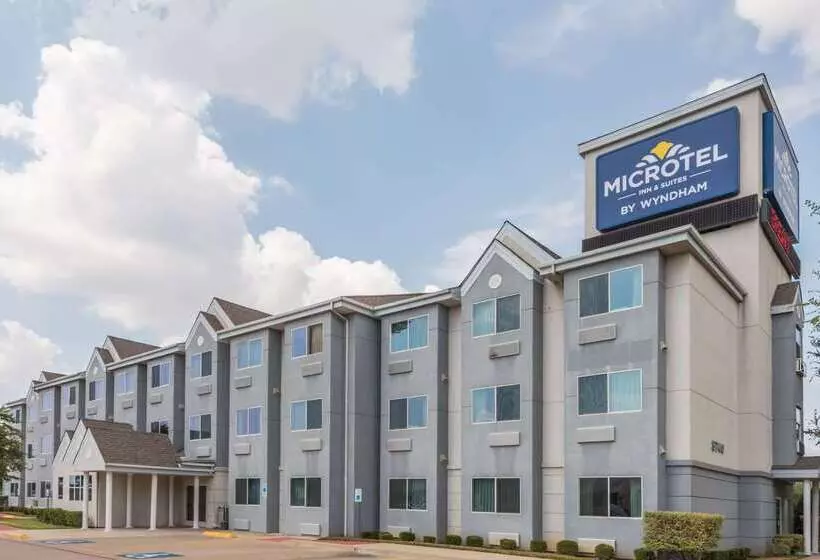 Microtel Inn & Suites By Wyndham Ft. Worth North/at Fossil