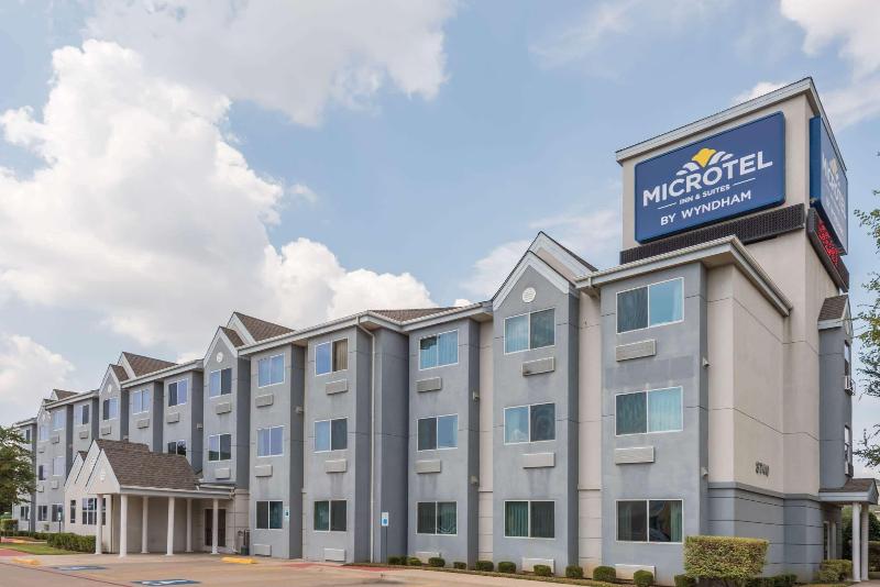 Microtel Inn & Suites By Wyndham Ft. Worth North/at Fossil