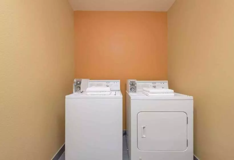 Microtel Inn & Suites By Wyndham Ft. Worth North/at Fossil