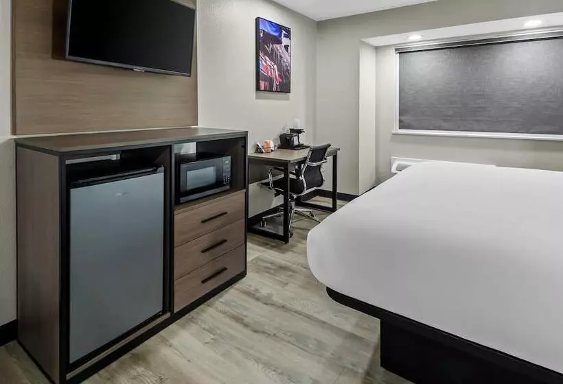 Microtel Inn & Suites By Wyndham Ft. Worth North/at Fossil