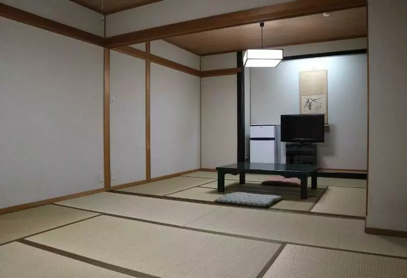 Hotelli Kimatsu Ryokan