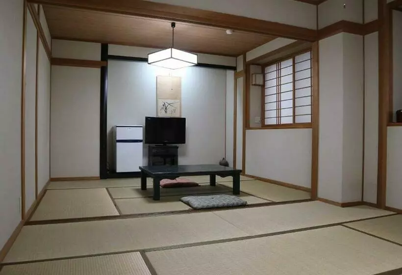 Hotelli Kimatsu Ryokan
