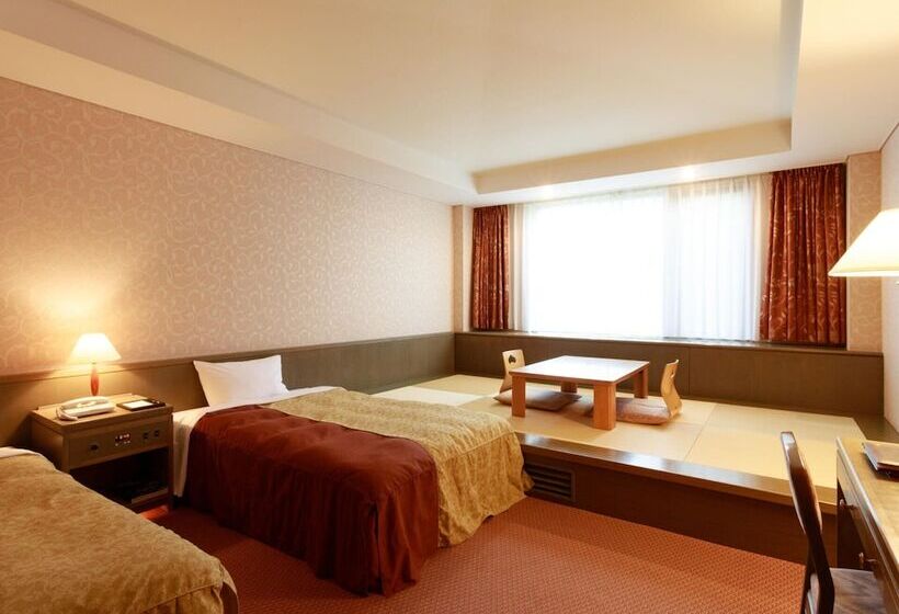 בית מלון כפרי Izumigo Kiyosato Kogen