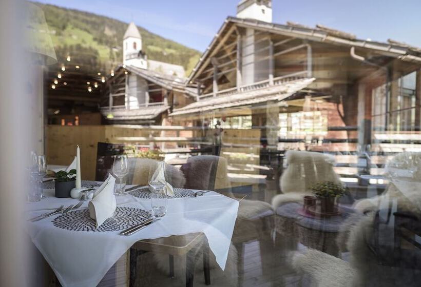 בית מלון כפרי Post Alpina Family Mountain Chalets