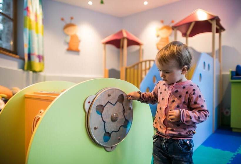 בית מלון כפרי Post Alpina Family Mountain Chalets