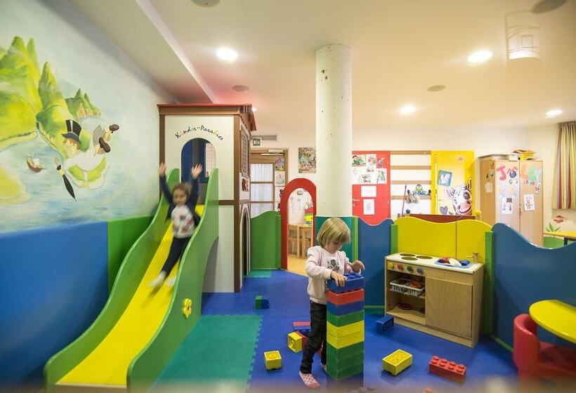 בית מלון כפרי Post Alpina Family Mountain Chalets