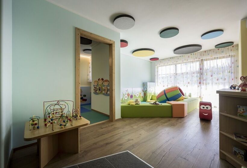 בית מלון כפרי Post Alpina Family Mountain Chalets