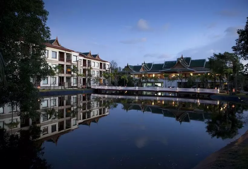 Отель Miracle Island Resort