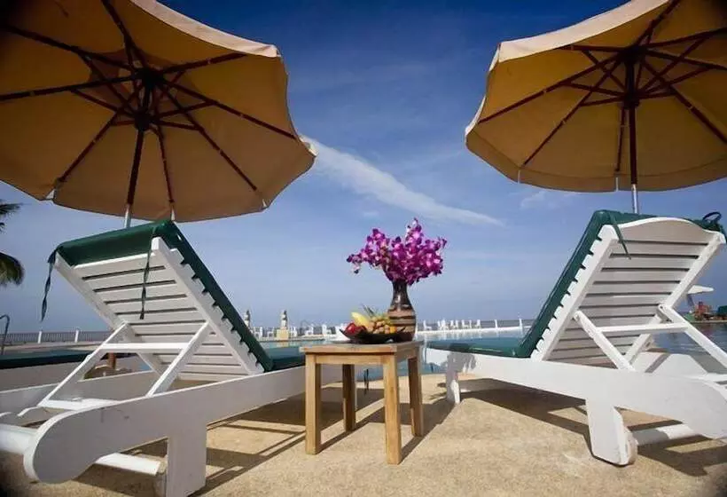 Отель Miracle Island Resort