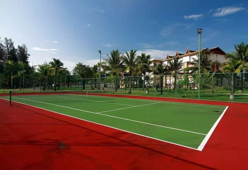 Отель Miracle Island Resort