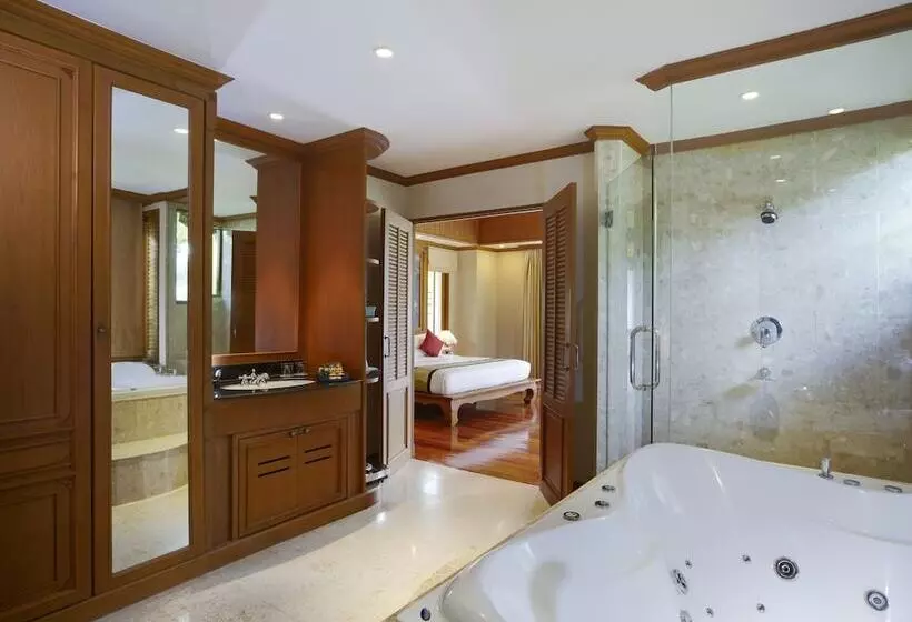 Отель Miracle Island Resort