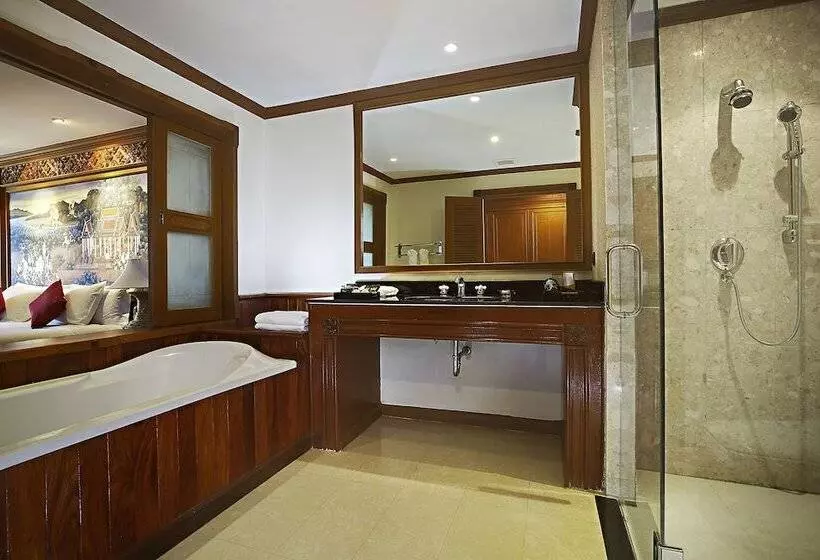 Отель Miracle Island Resort