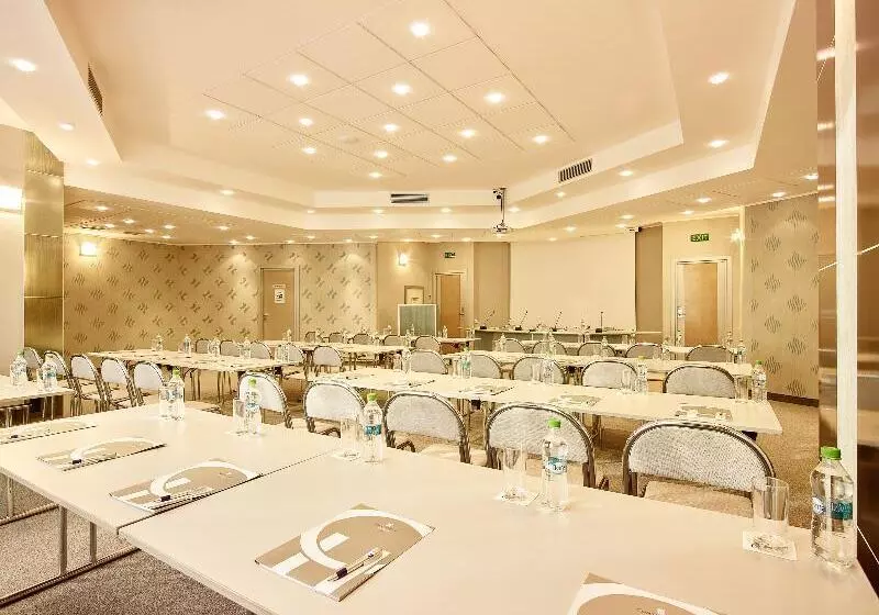 호텔 Continental Forum Oradea