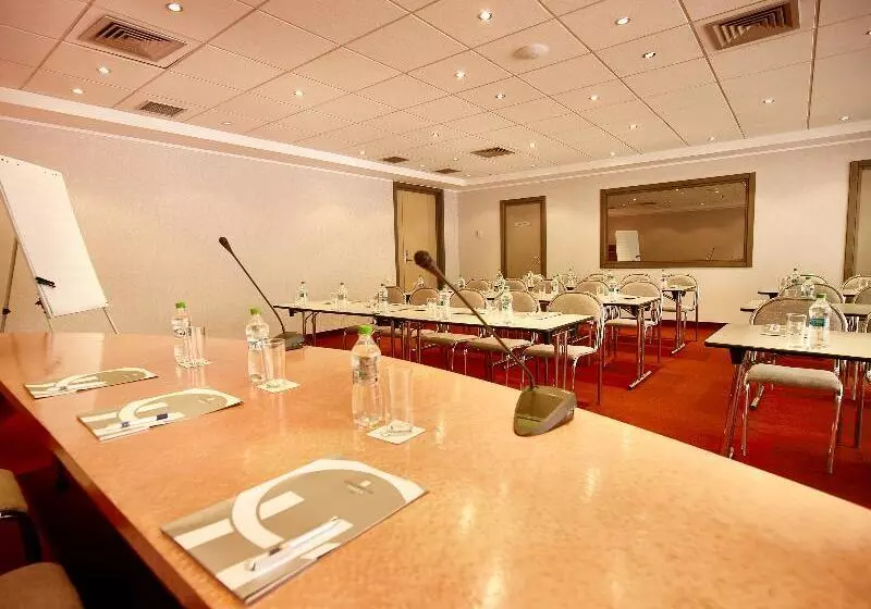 호텔 Continental Forum Oradea