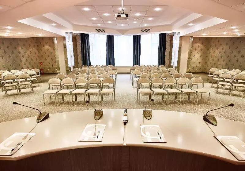 호텔 Continental Forum Oradea