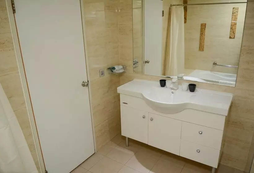 هتل Green World Triplebeds