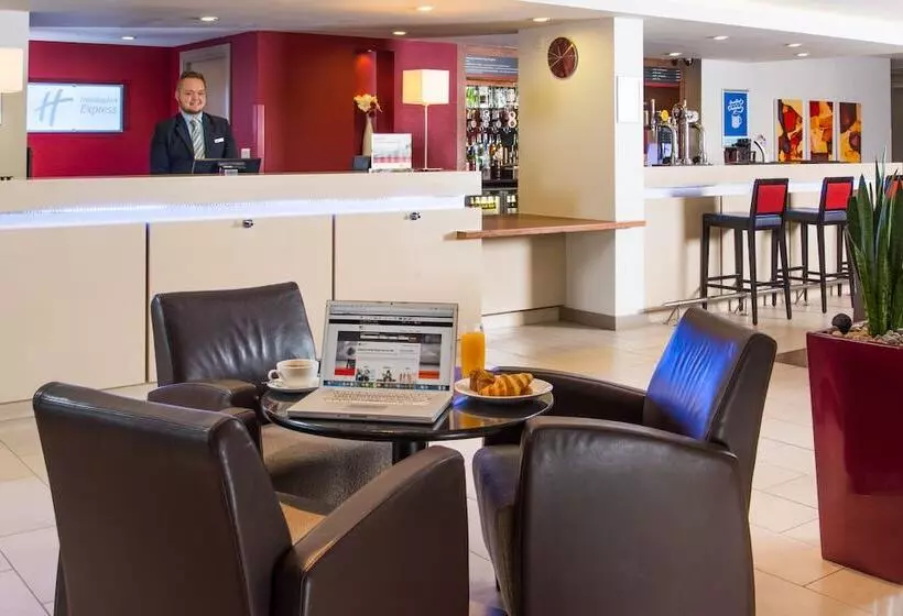 酒店 Holiday Inn Express East Midlands Airport, An Ihg