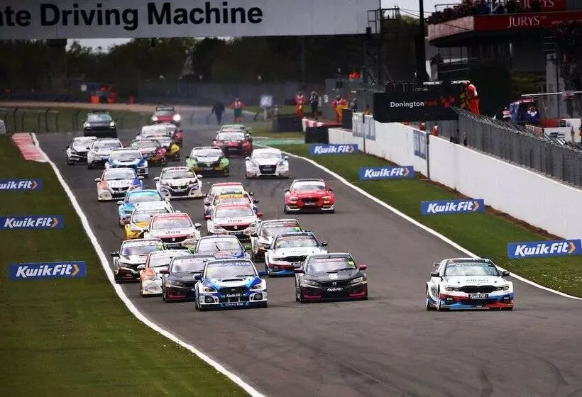 酒店 Holiday Inn Express East Midlands Airport, An Ihg