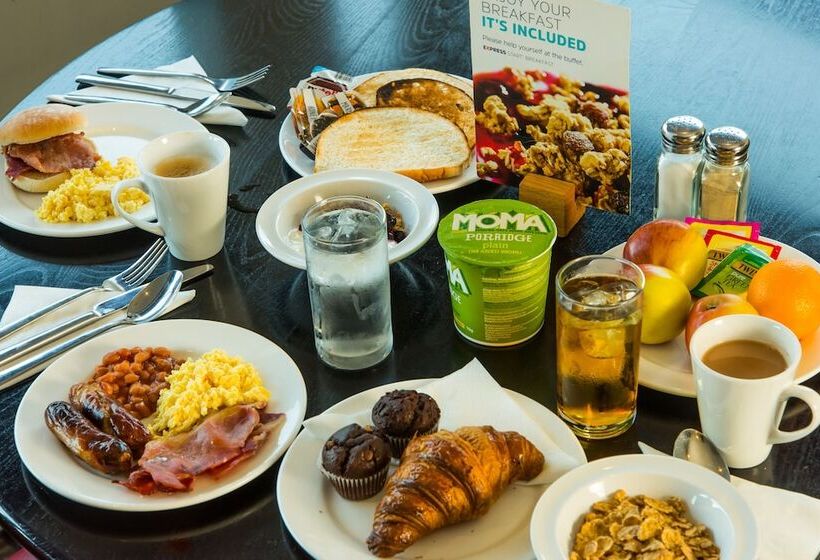 בית מלון כפרי Holiday Inn Express East Midlands Airport, An Ihg