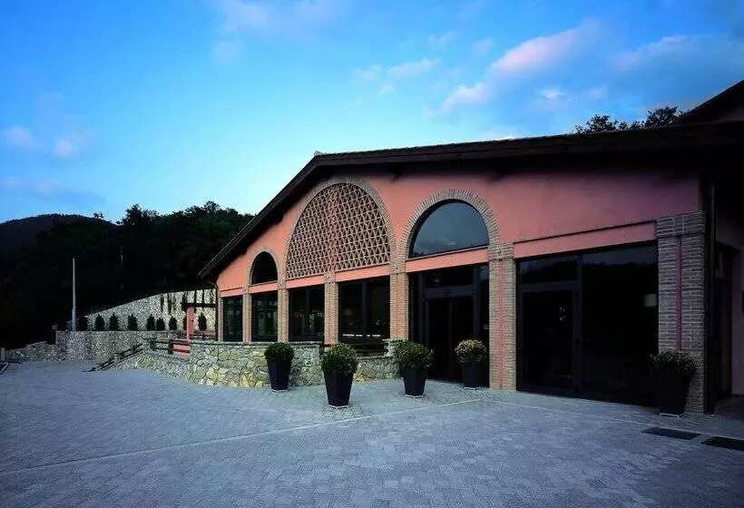 Отель Meridiana Country