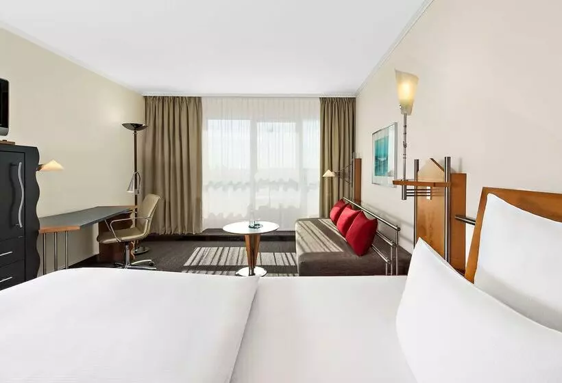 Отель NH Mannheim Viernheim