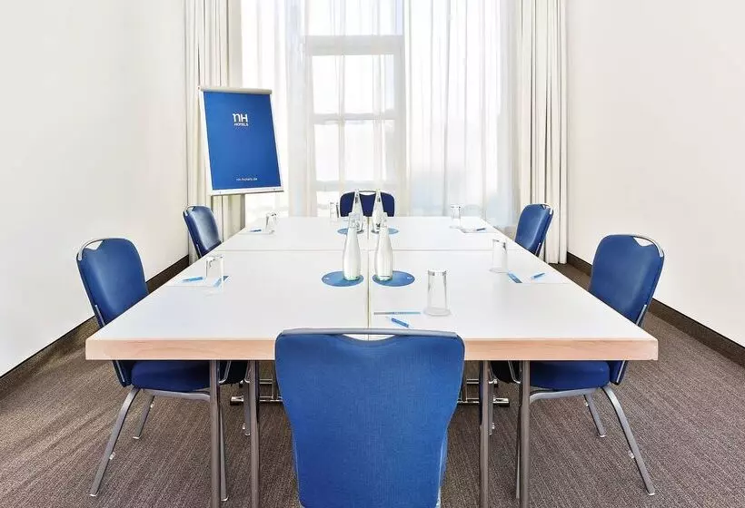 Отель NH Mannheim Viernheim