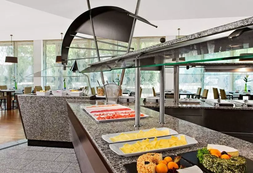 Отель NH Mannheim Viernheim