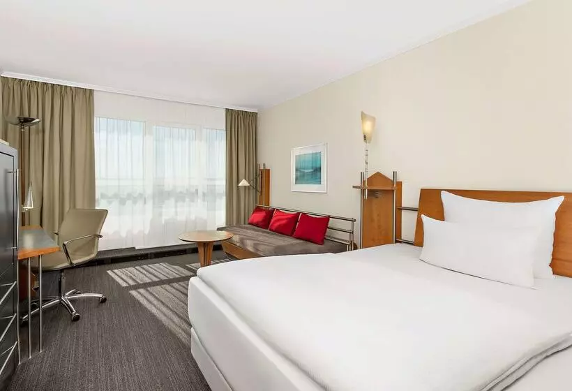 Отель NH Mannheim Viernheim