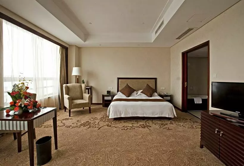 בית מלון כפרי Regal Plaza