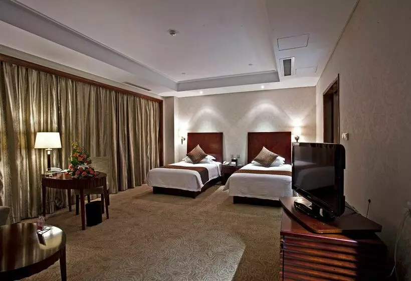 בית מלון כפרי Regal Plaza