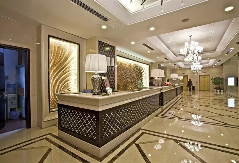 בית מלון כפרי Regal Plaza