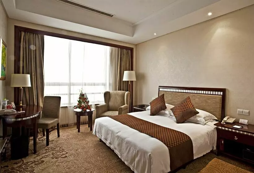 בית מלון כפרי Regal Plaza