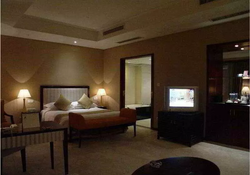 בית מלון כפרי Regal Plaza