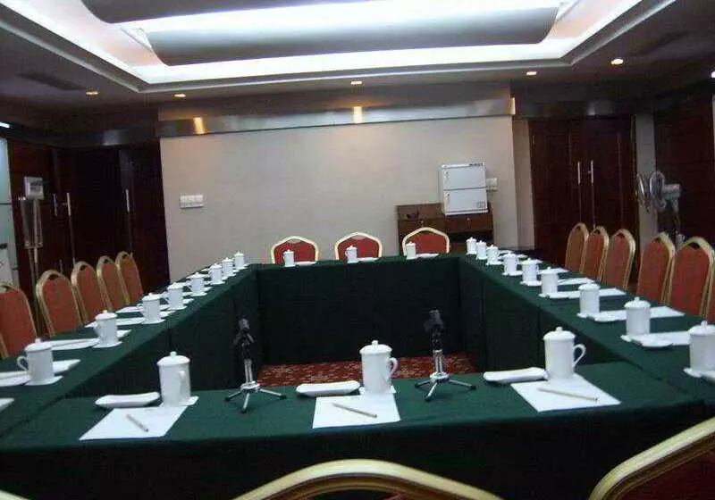 בית מלון כפרי Regal Plaza