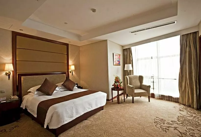 בית מלון כפרי Regal Plaza