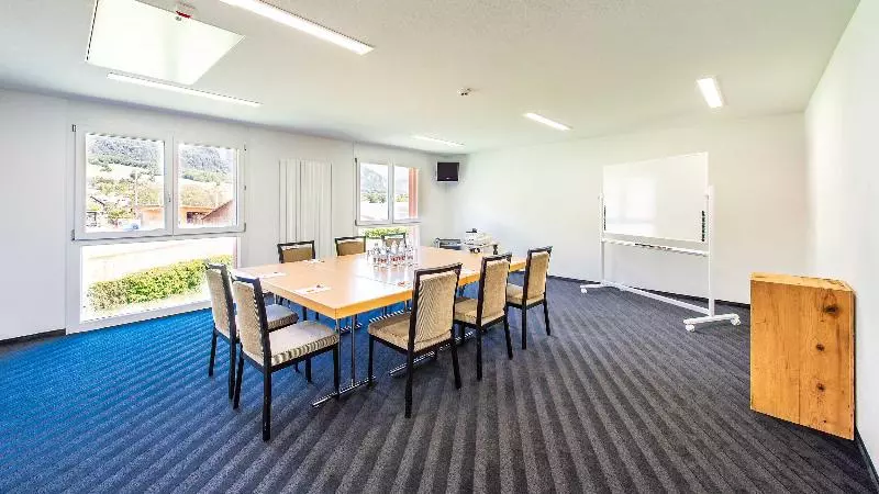 Отель Swiss Heidi