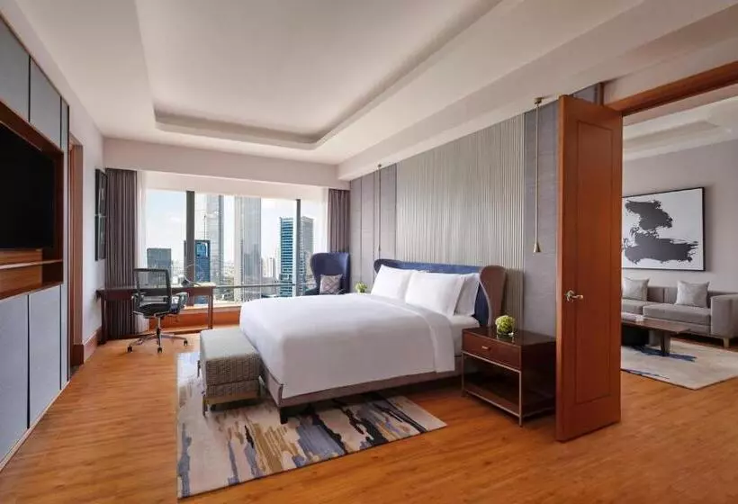 Hotel The Ritzcarlton Jakarta, Mega Kuningan