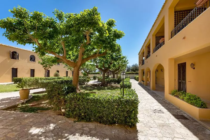 호텔 La Tonnara Di Bonagia Resort