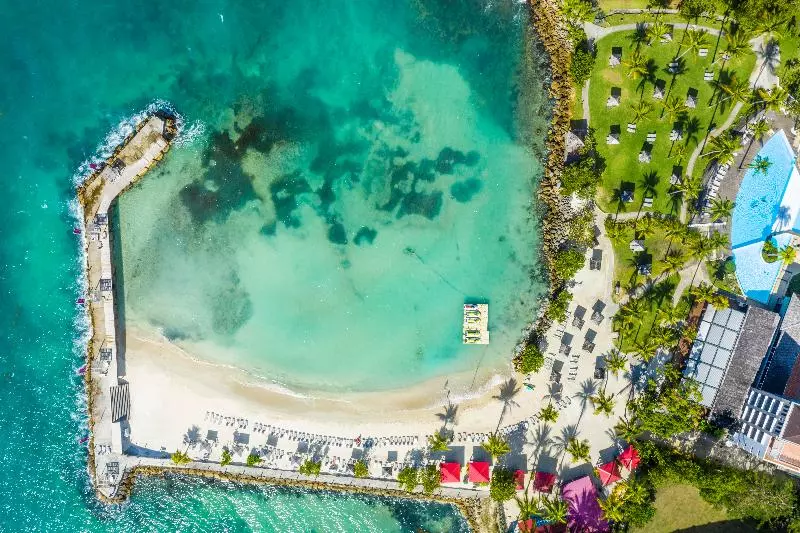 Mahogany Hotel Residence & Spa