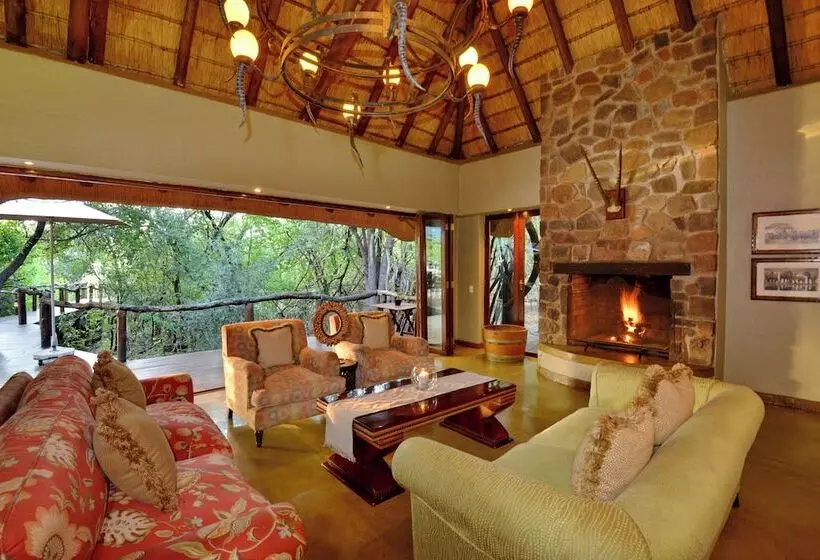 Hotelli Motswiri Private Safari Lodge
