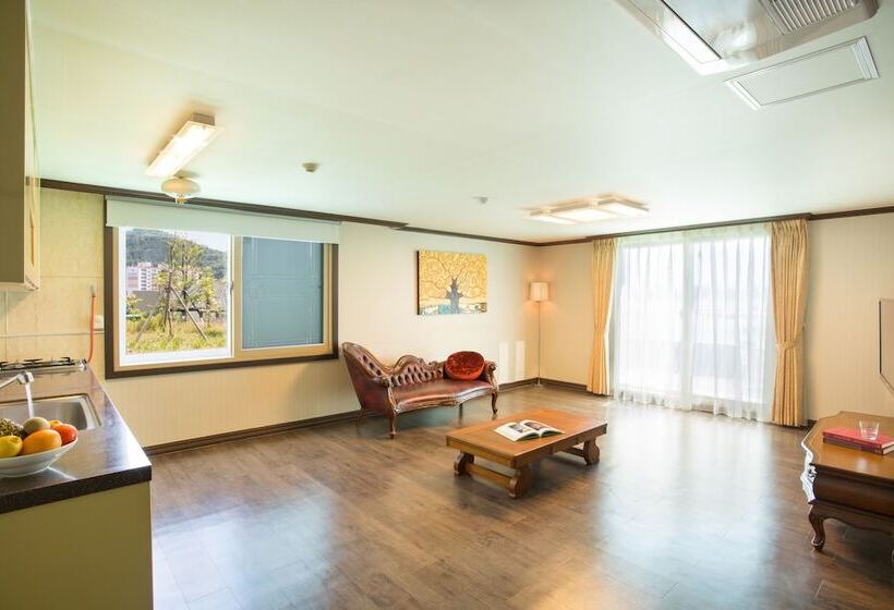 ホテル Tongyeong Anchovy Tourist