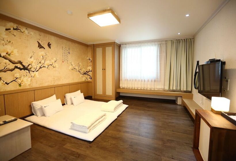 ホテル Tongyeong Anchovy Tourist