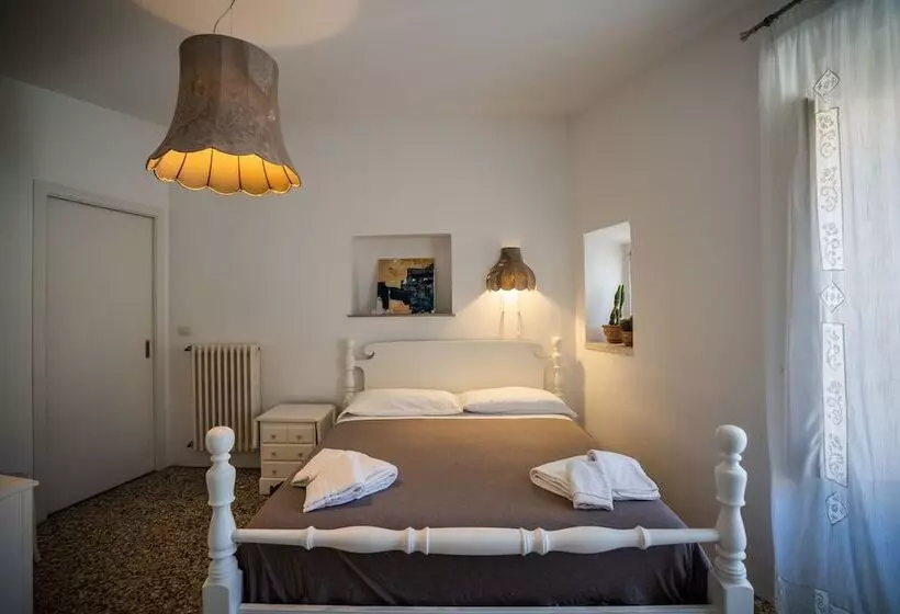 تختخواب و صبحانه Bianko Ecochic