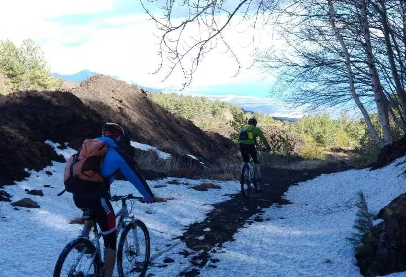 ベッドアンドブレックファースト Etna Bike Holiday