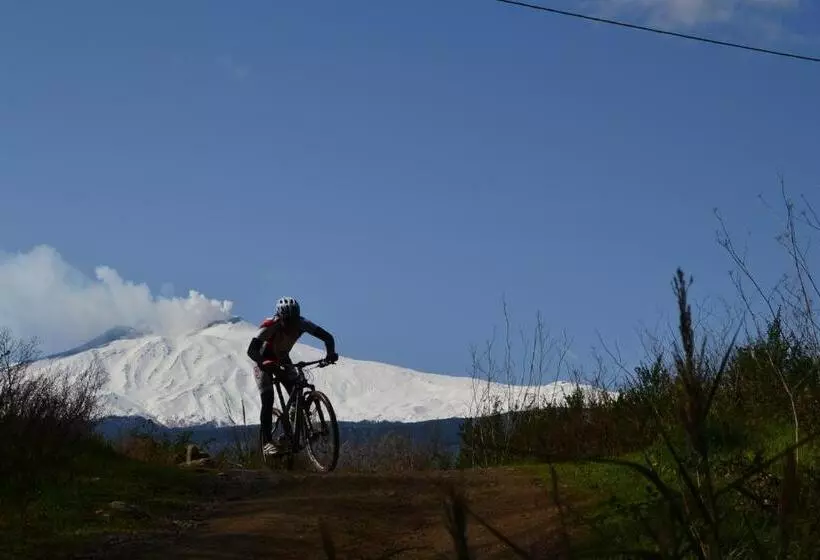 ベッドアンドブレックファースト Etna Bike Holiday